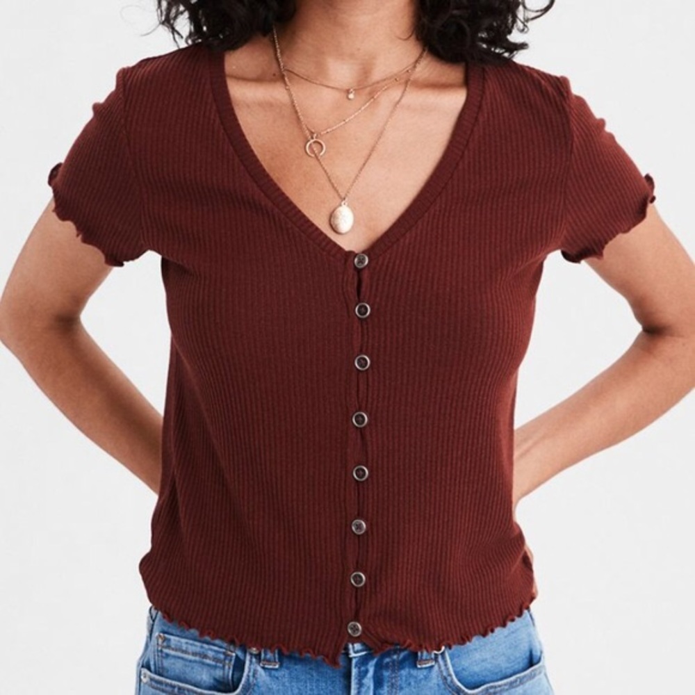 AMERICAN EAGLE v-neck button up top. Size XS